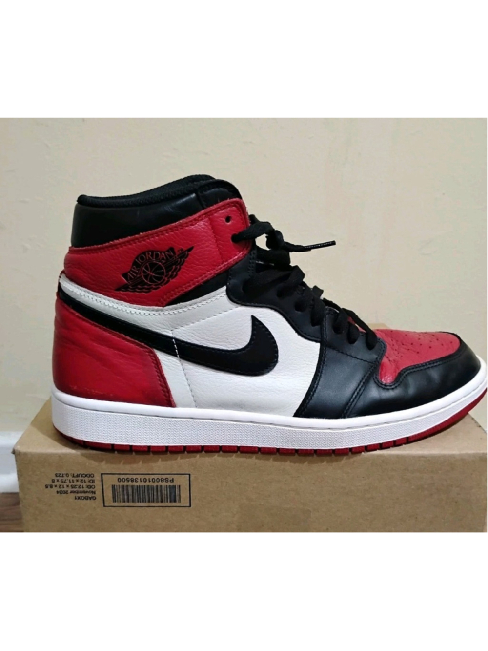Air Jordan Retro 1 High 2018 Men Size 12 'Bred Toe' Edition Sneakers 555088-610
